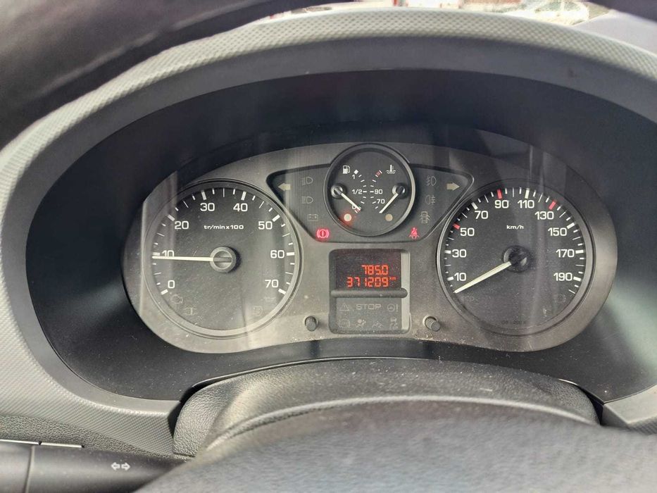 Peugeot 3 Lugares BARATA