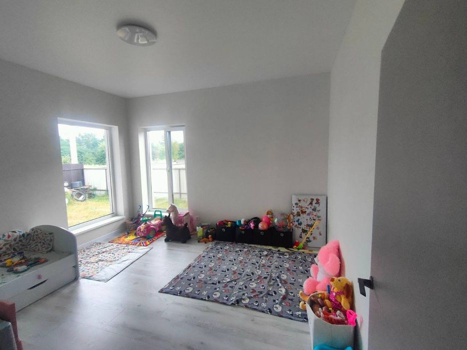 Будинок з ремонтом біля лісу