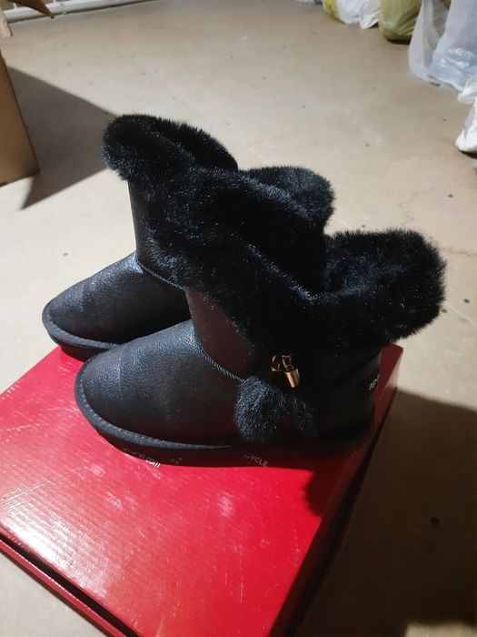 Продам Угги Зимние