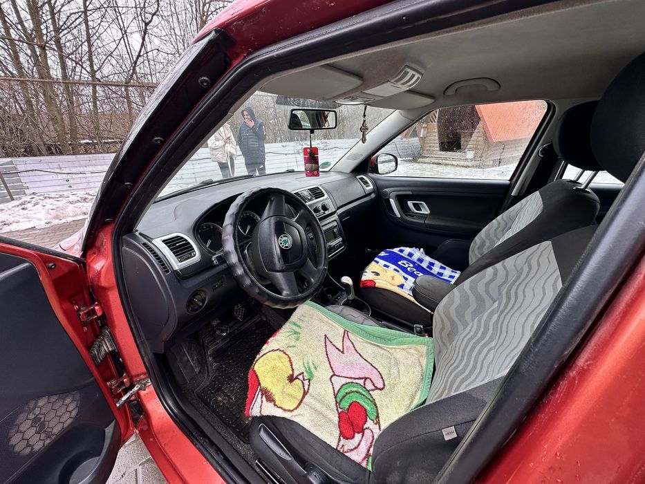 Шкода фабія 1.4 2009 рік