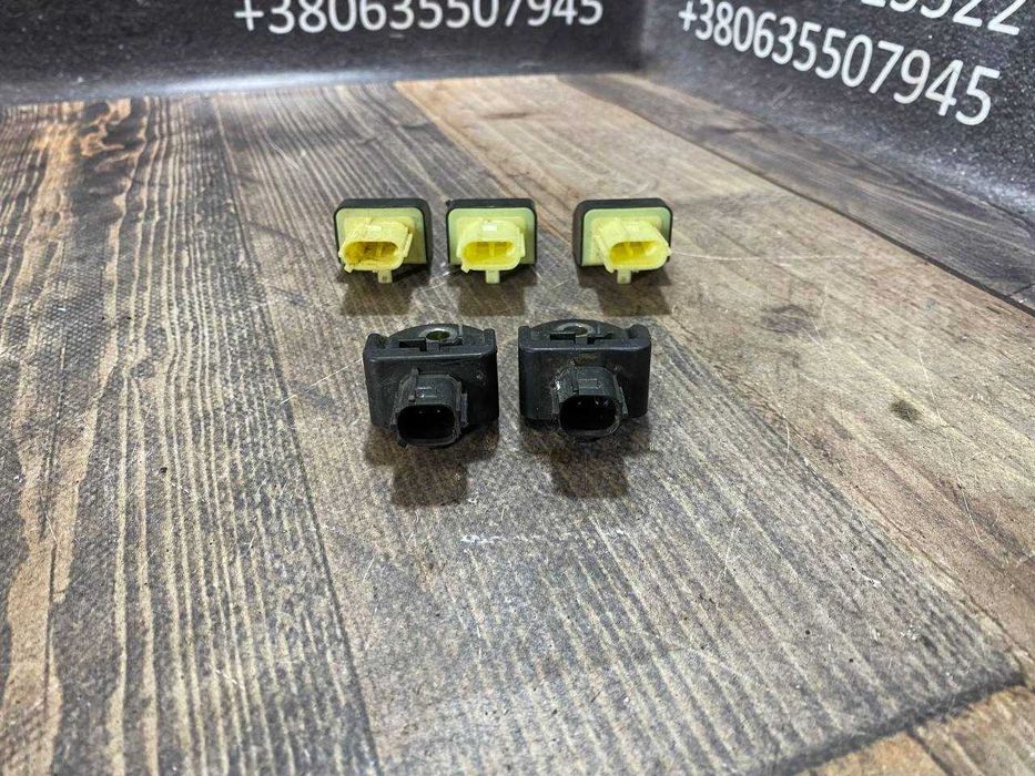 Датчик удару airbag Toyota Prius 30 2009-2015 89173--75010 / 89831--75020 / 89831--75010