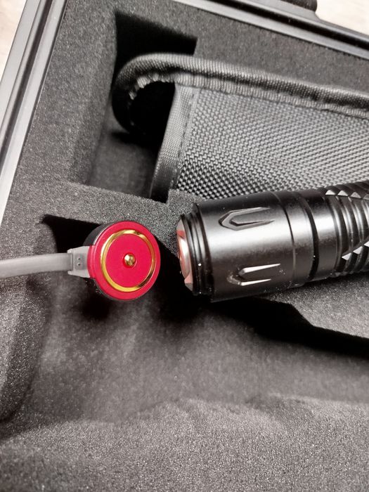 Ліхтар потужний 'OLIGHT'  Jevelot pro 2