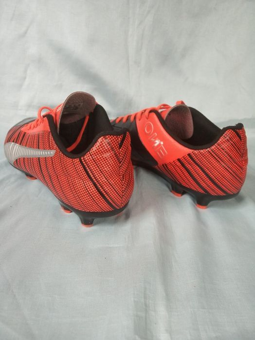 39,5 Puma One 5,4FG бутси копачки