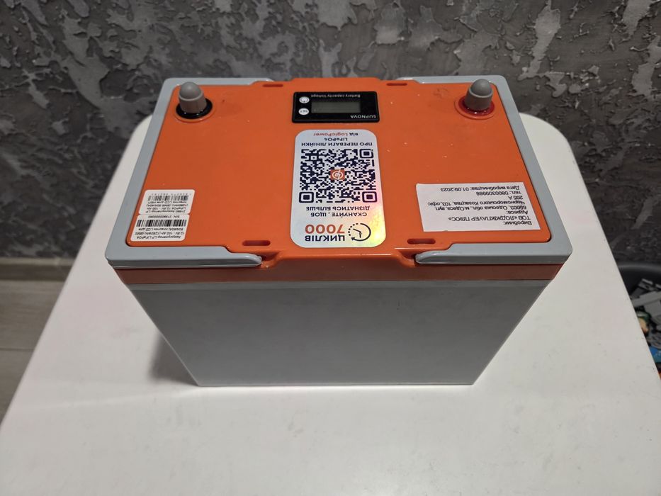 Logic power ДБЖ з правильною синусоїдою з батареєю 12v 100ah