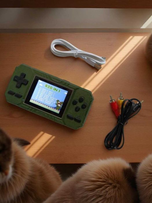 Портативна ретро консоль з джойстиком для дитини