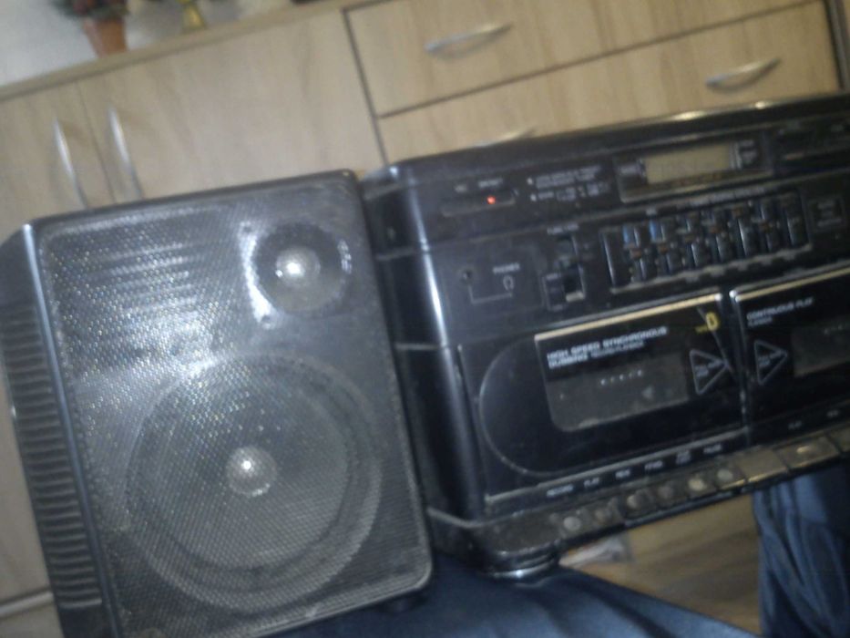 radiomagnetofon Sanyo duzy stan dobry OKAZJA kolumny odpinane
