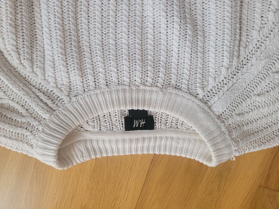 Biały sweter H&M rozmiar M, 100% bawełna.