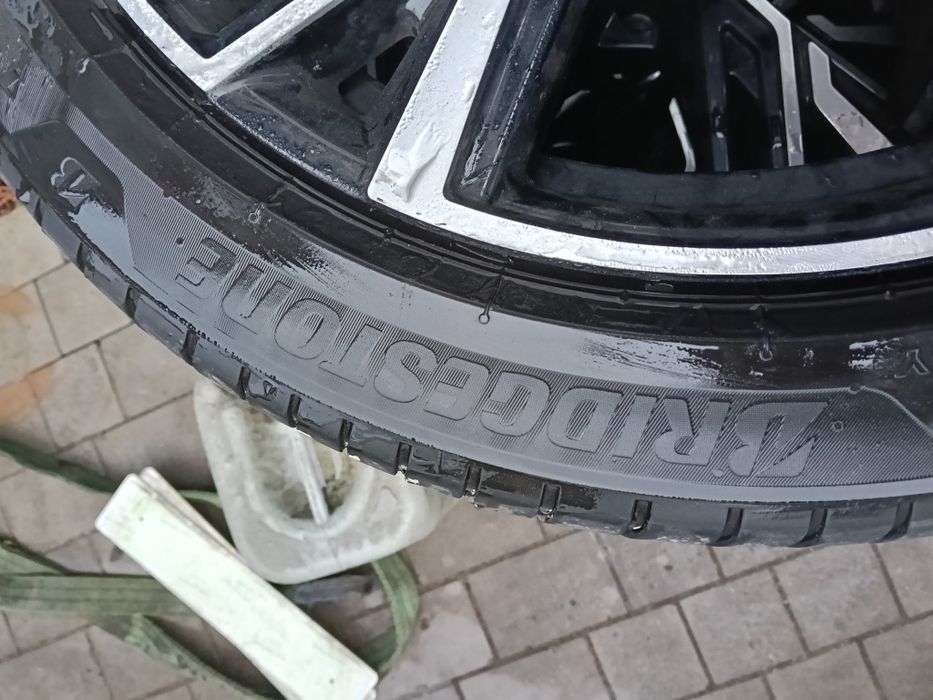 Alusy z oponami 245/45R19 bridgestone