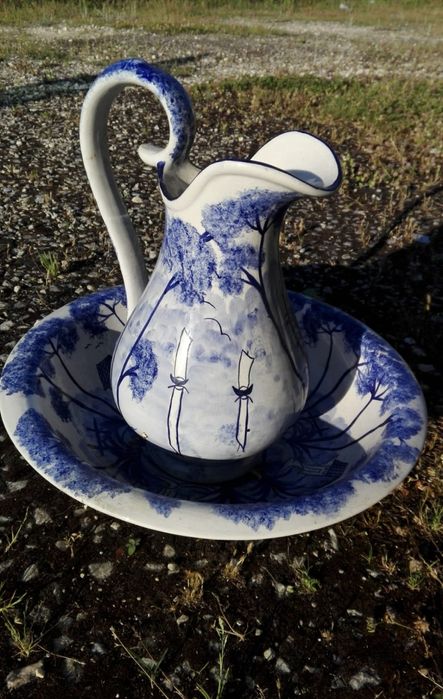 Jarra e Bacia em Porcelana pintada à mão