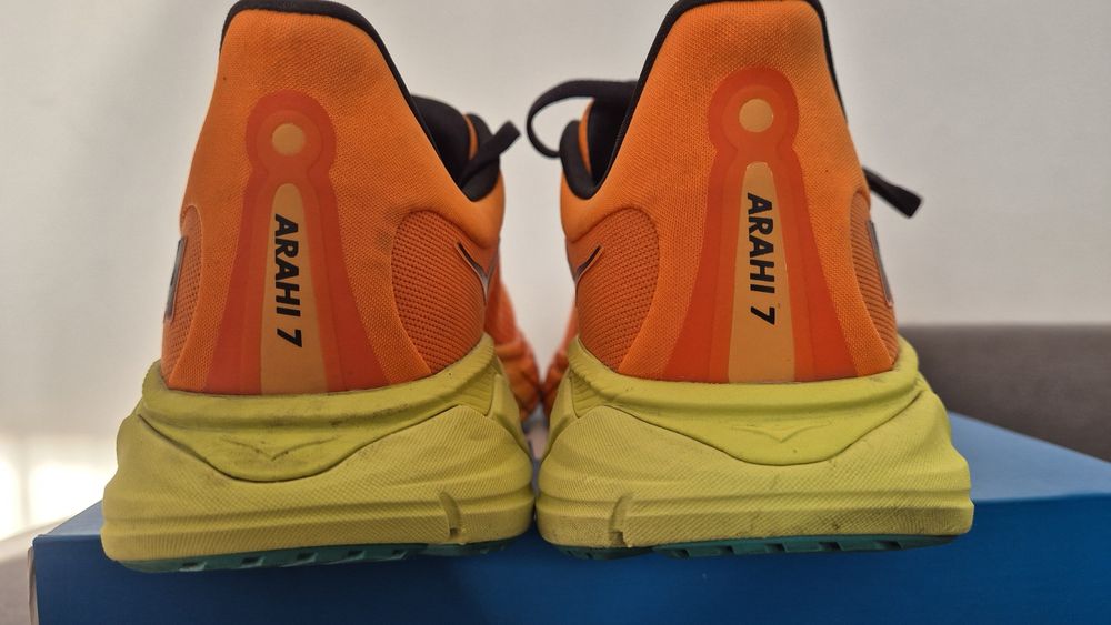 Buty do biegania HOKA Arahi 7, rozm. 43 1/3, jak nowe
