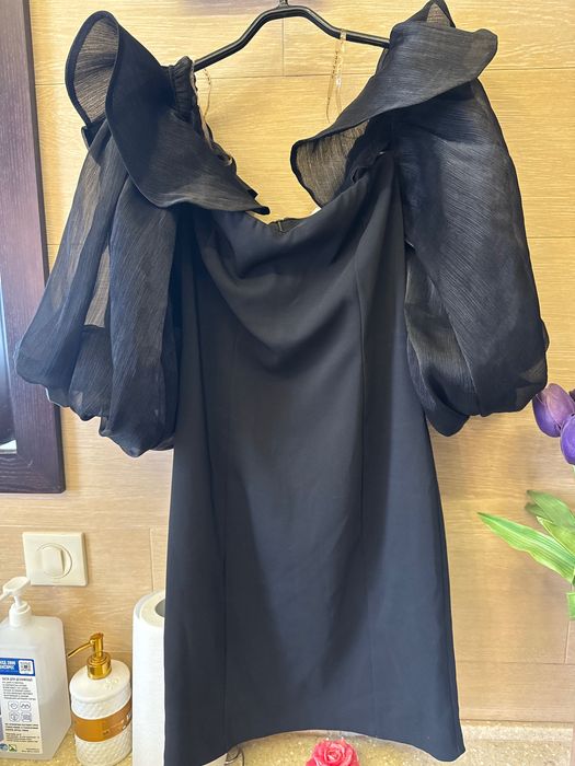 Чорна сукня коротка