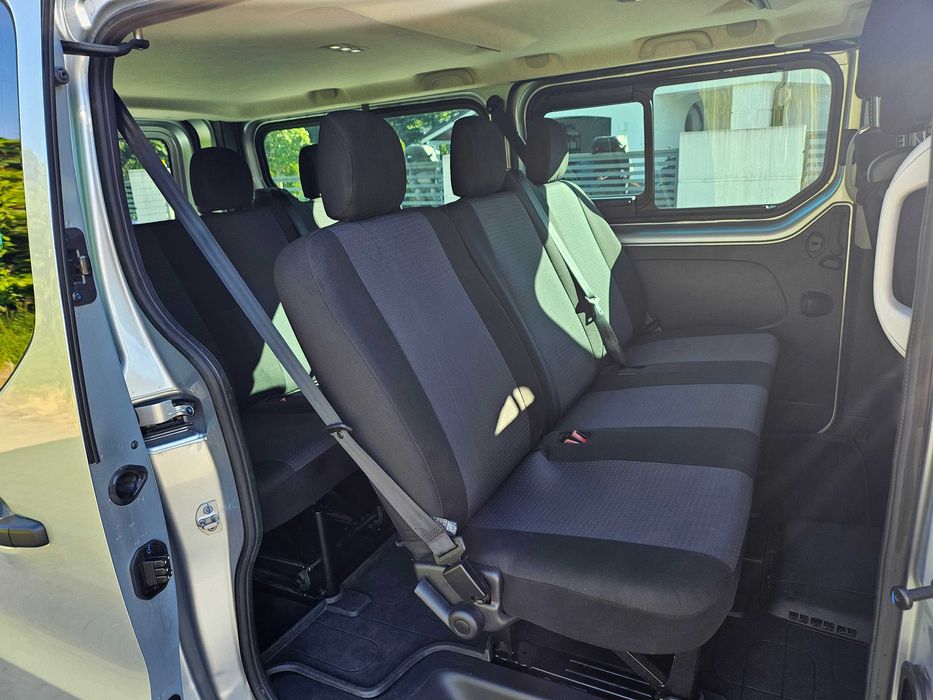 Wynajem Renault Trafic 9os bus wakacje transport automat wypożyczalnia