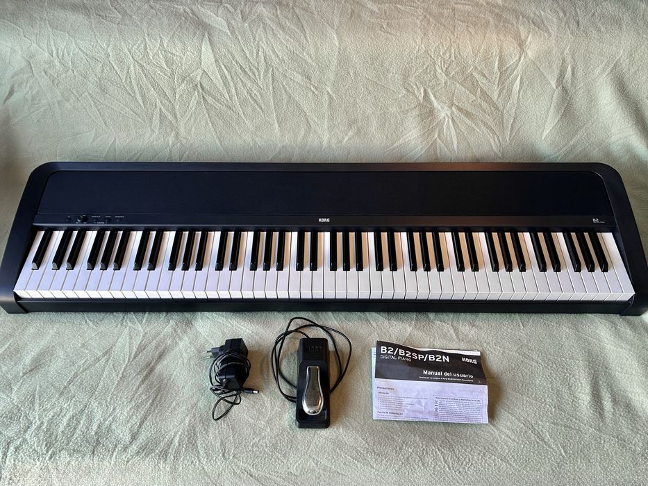 Piano Korg B2 - perfeito estado de funcionamento