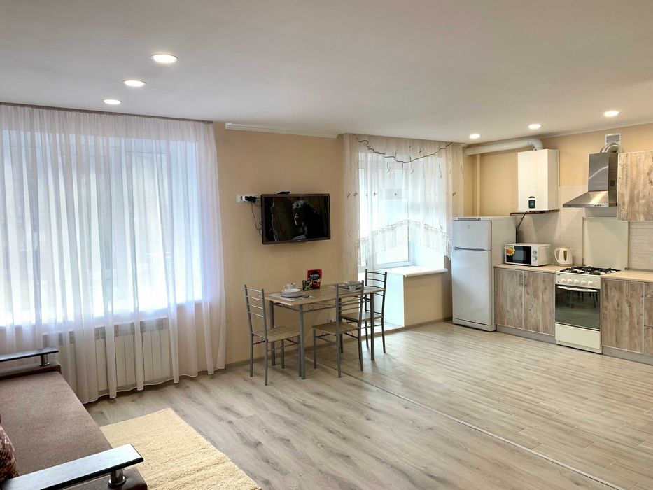 Бам. Поруч парк. Власник. Звітні документи. Квартира подобово