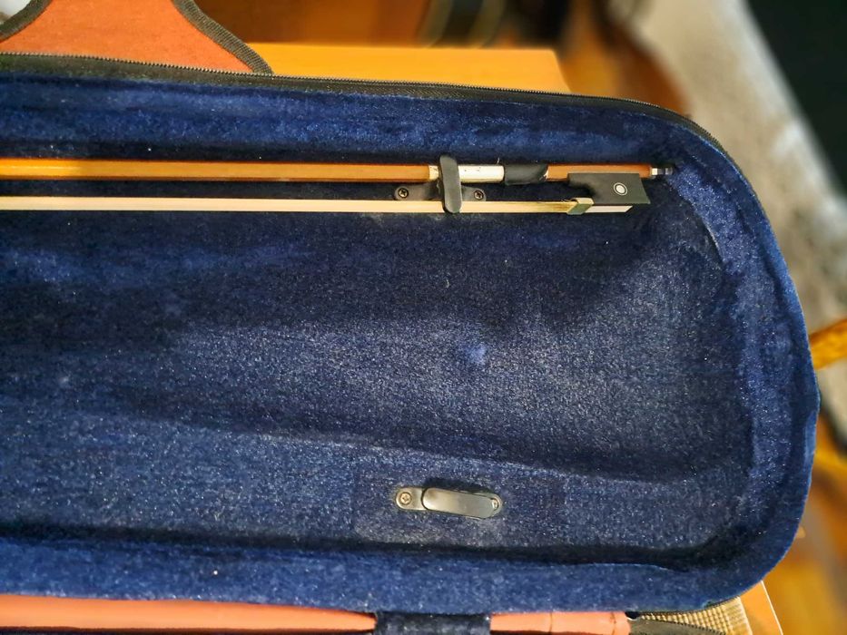 3/4 Violin Case and Bow64284914177667123