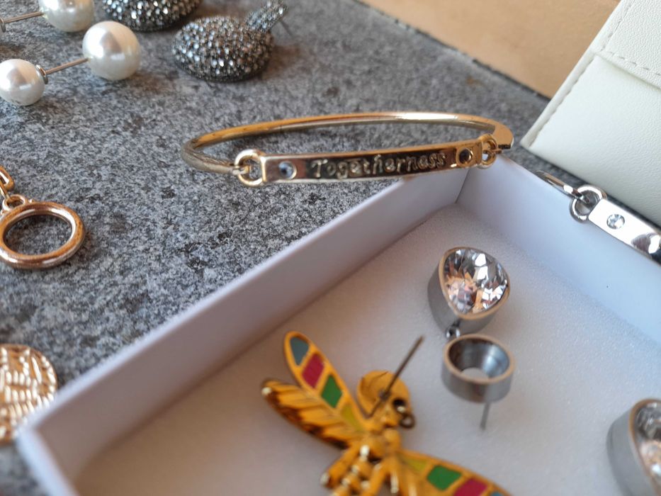 Bijuteria Feminina Preço pelo Lote Última Actualização