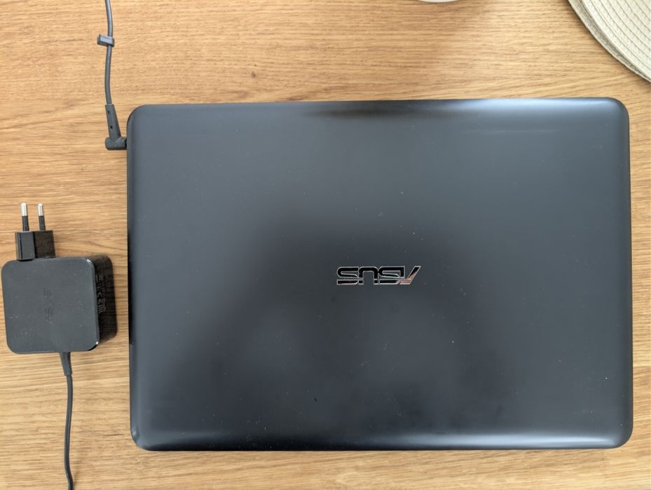 Laptop Asus R417BA-FA102T Windows 10 8GB RAM AMD A9-9420 Radeon Bardzo dobry stan 256GB SSD Serwer Home Assistant Smart Raspberry Pi Linux VM