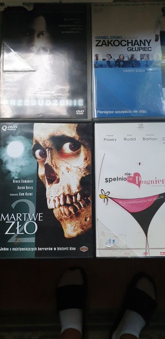Filmy na płytach  DVD- Szt 8