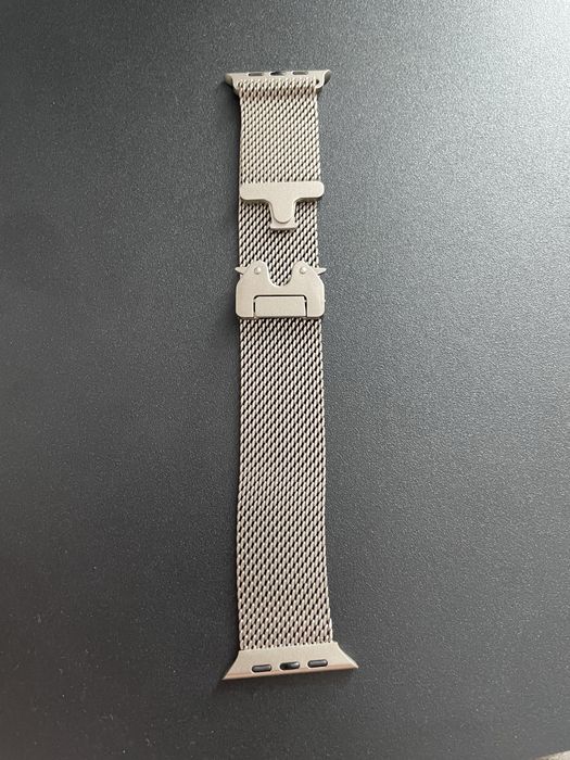 Apple Watch milanese loop