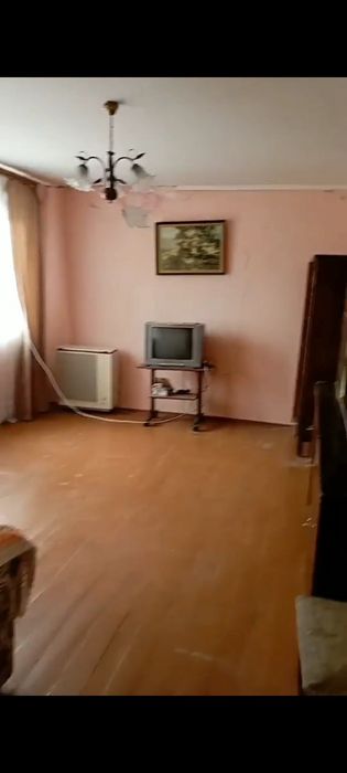Продаж двоповерхового будинку