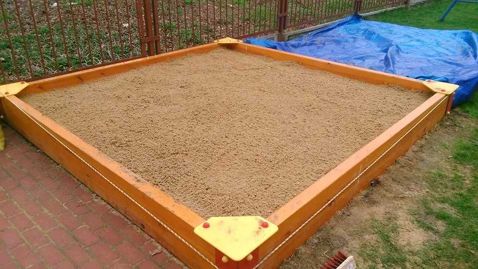 piasek do piaskownicy z atestem, wymiana piasku, piasek siany/kwarcowy