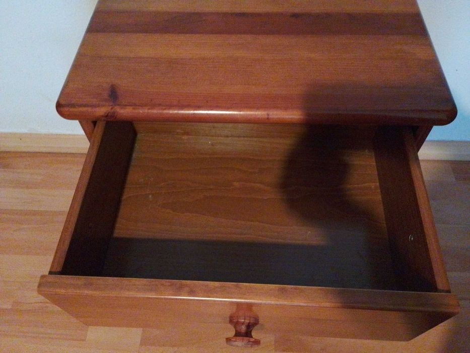 Mesa de Cabeceira em Madeira de Cerejeira 3 Gavetas  51 x 36 x Alt 57