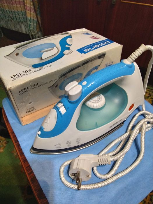 Новый электрический утюг Polaris