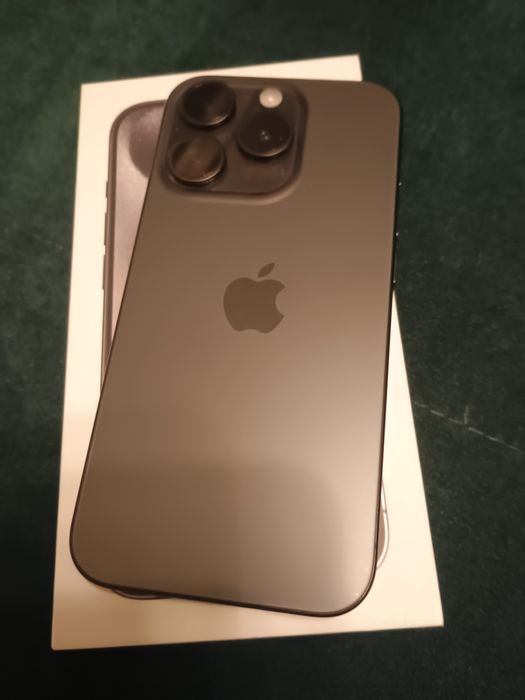 iPhone 15 Pro 128 GB Czarny – Dbałość od Nowości! Folia + Etui | Stan BARDZO DOBRY!