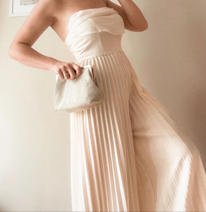 Elegancki kombinezon w kolorze ecru
