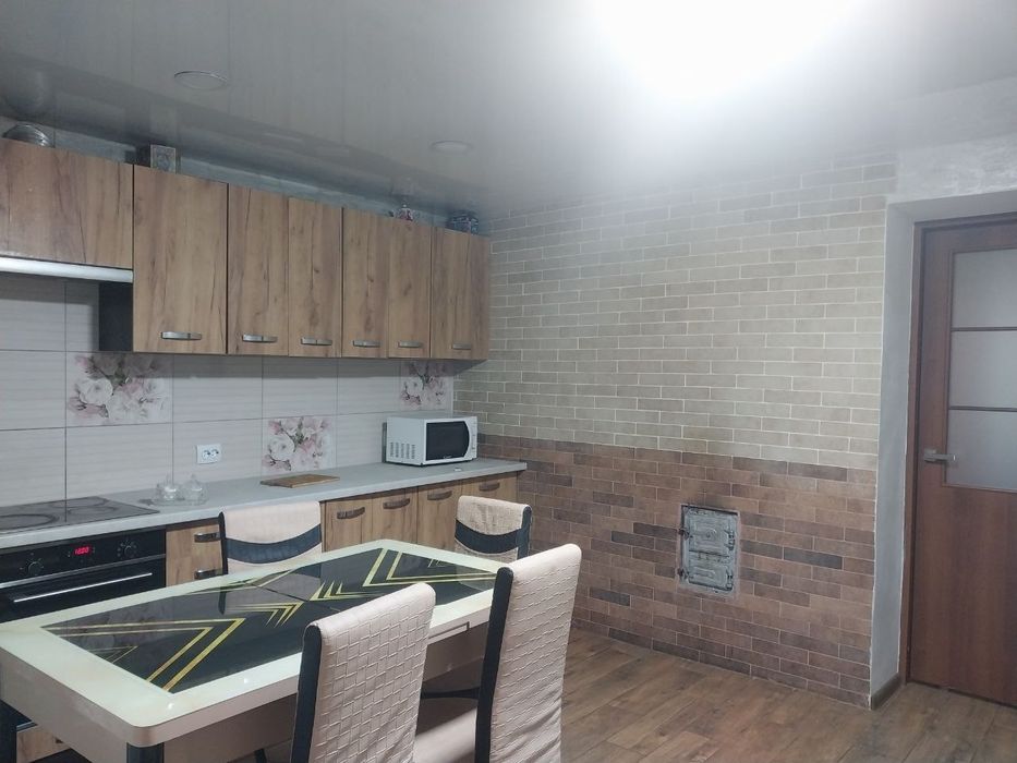 Продам будинок  близько  міста