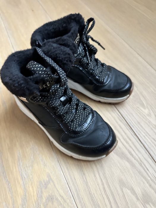 Ботинки для дівчини skechers