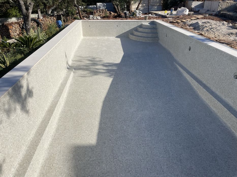 Ladrilhador profissional no Algarve – qualidade e rapidez