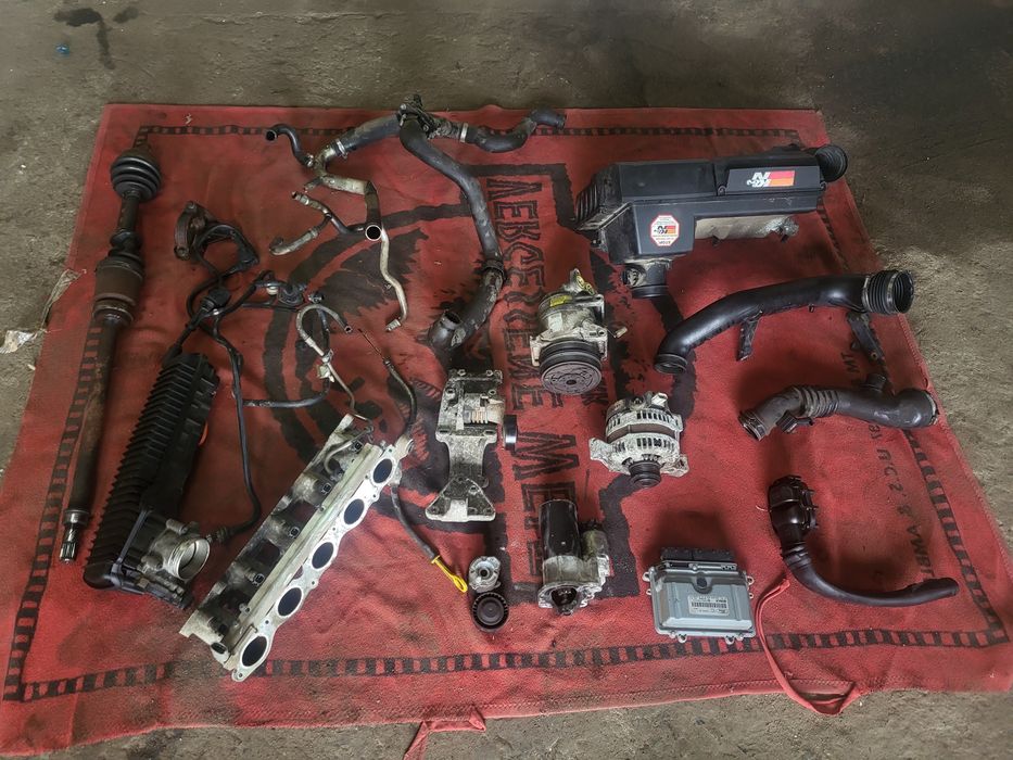 Focus mk2  2.5 Turbo  St Częśći