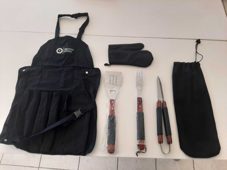 Kit/conjunto para churrasco, em estado novo