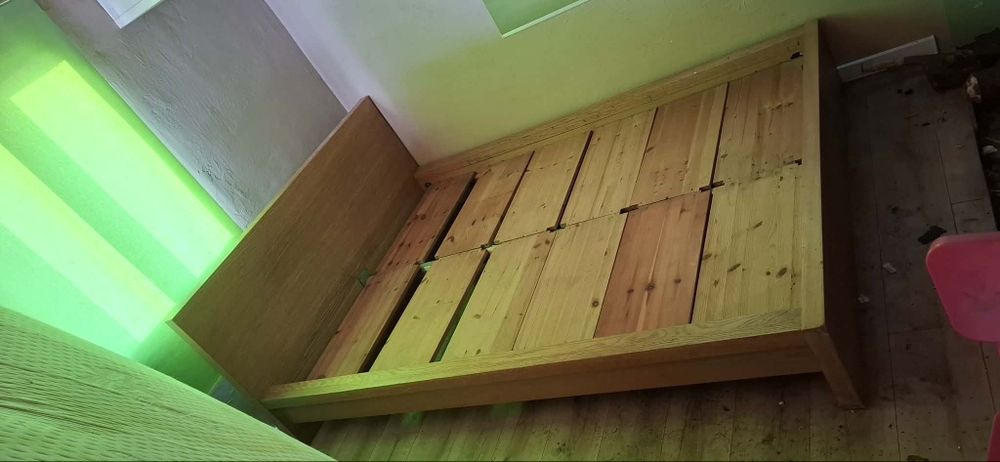 Łóżko sypialniane