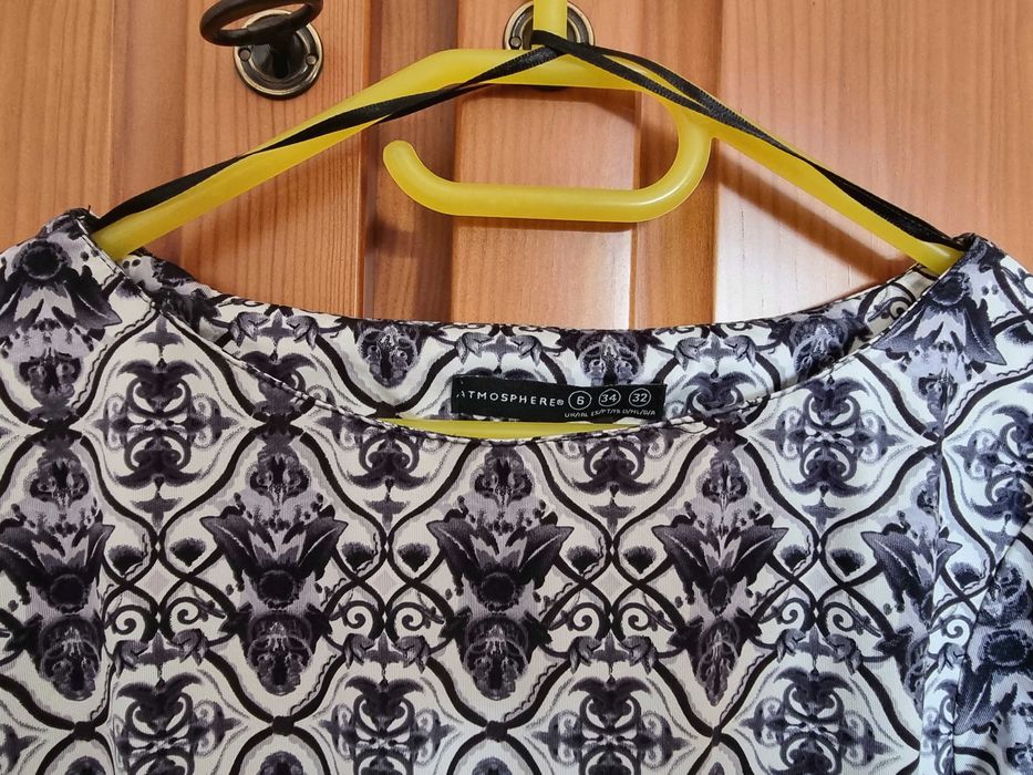 Vestido com padrão cinzento/ azulado e preto Primark, tamanho 34