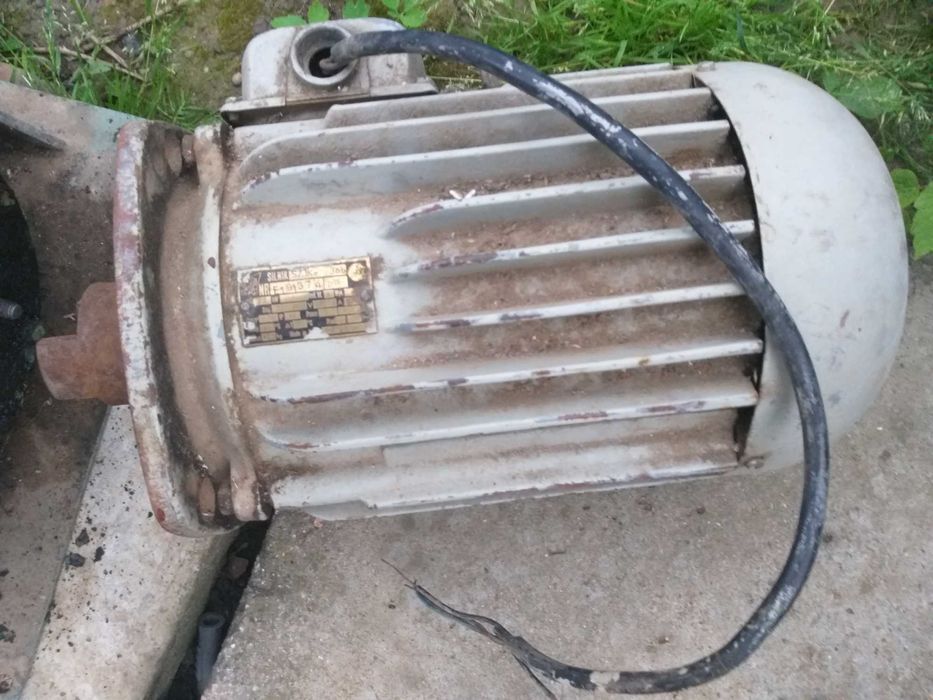 Sprzedam silnik elektryczny z przekladnia