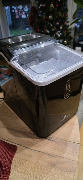 Kostkarka  do lodu  Klarstein czarna jak nowa