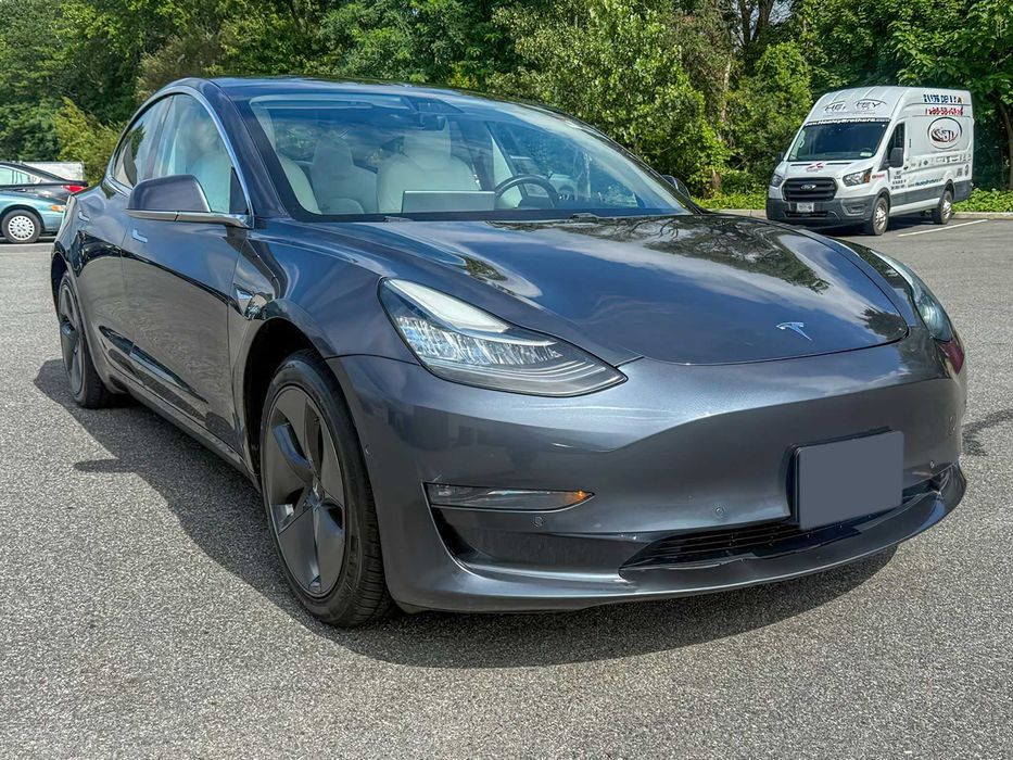 Tesla Model 3 Long Range      2019