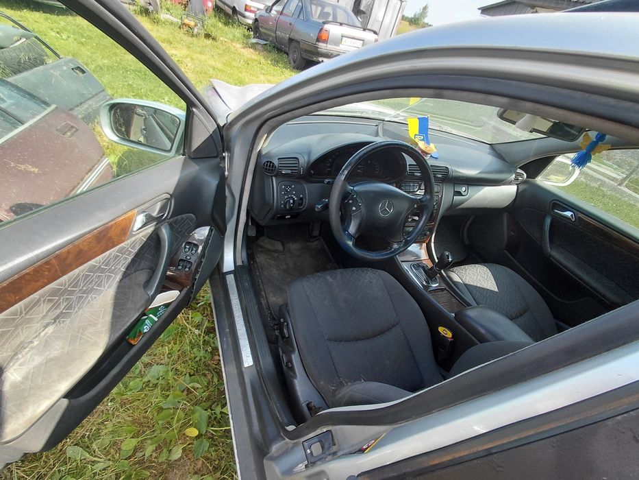 Мерс w203  c 220 дизель