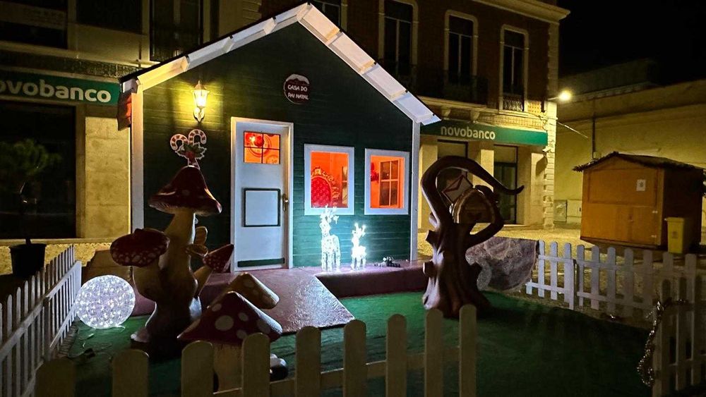 Casa do Pai Natal – Cenografia Premium de Exterior