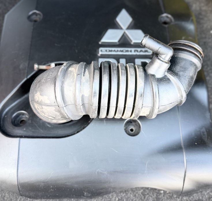 Патрубки Mitsubishi L200 Di-D. Паливні трубки Mitsubishi L200 2.5Di-D