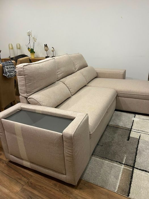 Sofá com chaise long e cama