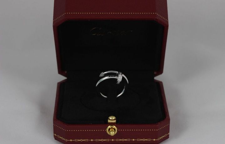 Золотое кольцо Juste un Clou (Гвоздь) в стиле Cartier