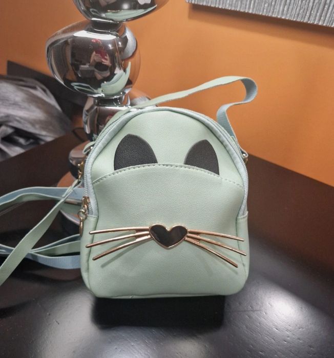 Mochila gato nova em verde