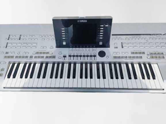 Keyboard Yamaha Tyros 4 + pokrowiec