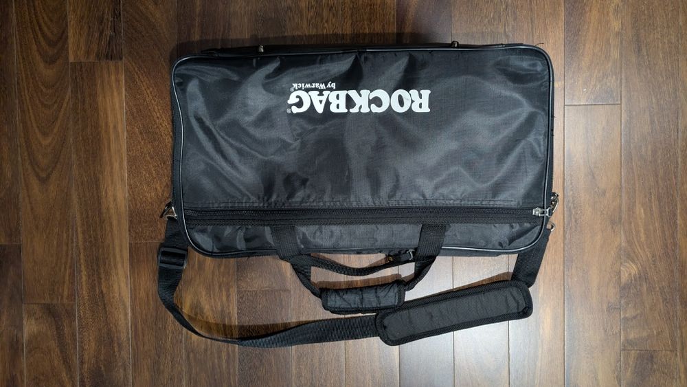 Unidade multiefeitos BOSS ME-70 + Rockbag by Warwick