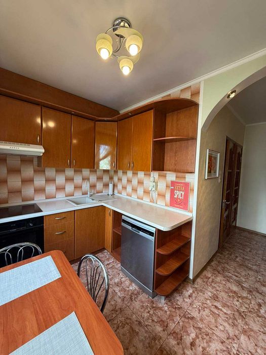 LS-19 Продам 3-х кім. квартиру метро Перемога