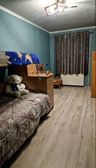 Здам подобово  квартиру.