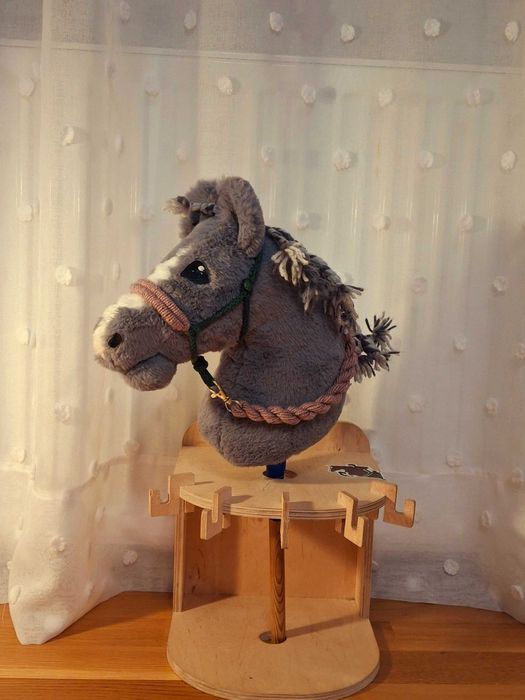 Sprzedam halter z uwiązęm dla hobby horse A4